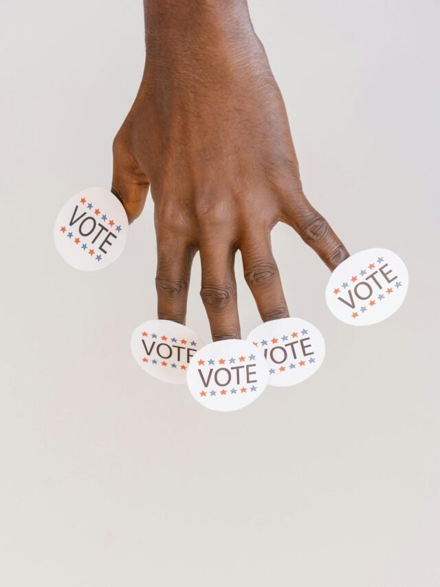 चुनाव आयोग ने राहुल गांधी के वोटर फ्रॉड दावे को किया खारिज