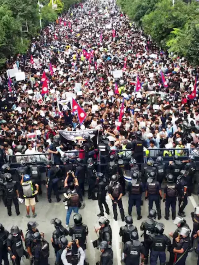 नेपाल ने सोशल मीडिया बैन हटाया, 19 लोगों की मौत के बाद बड़ा फैसला